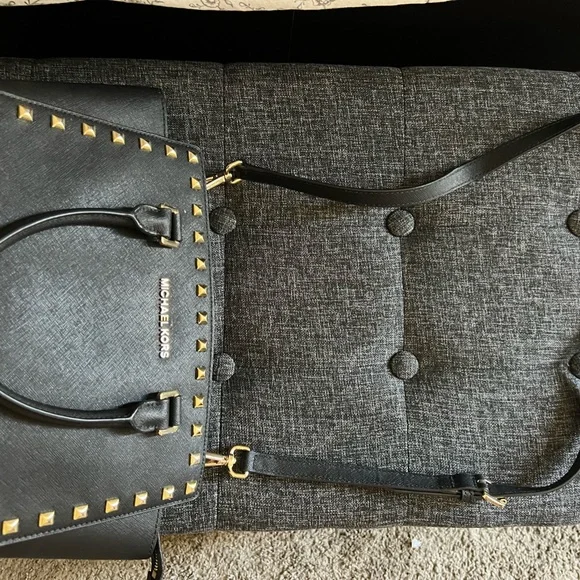 Michael Kors Selma Stud Bag - Picture 5 of 8